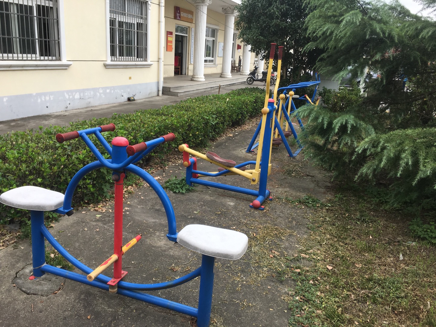 东石村健身点