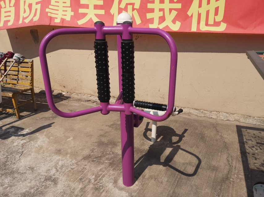 坐式腰背按摩器