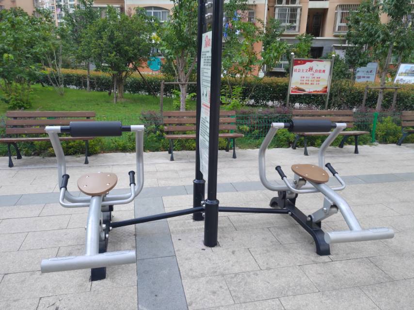 自重式背部训练器