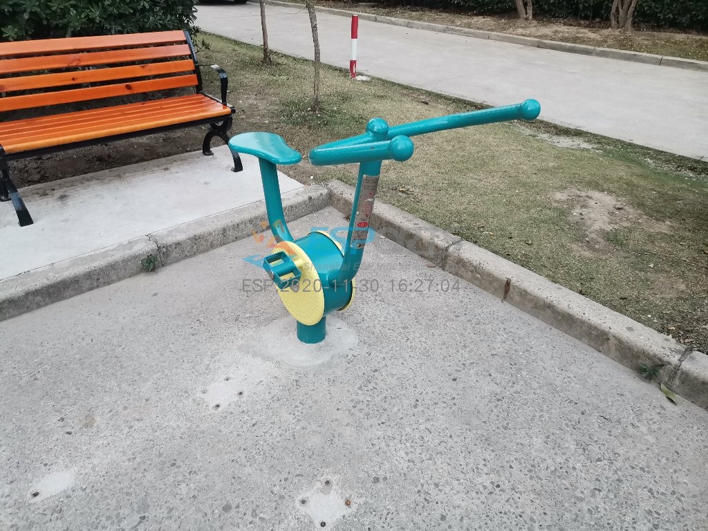 卧式健身车
