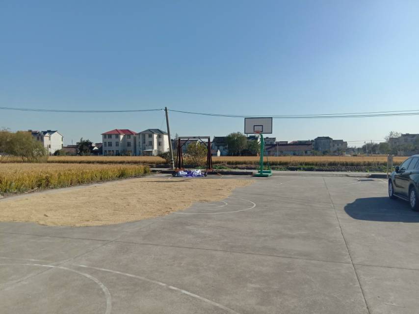 红三村22组长兴577号篮球场