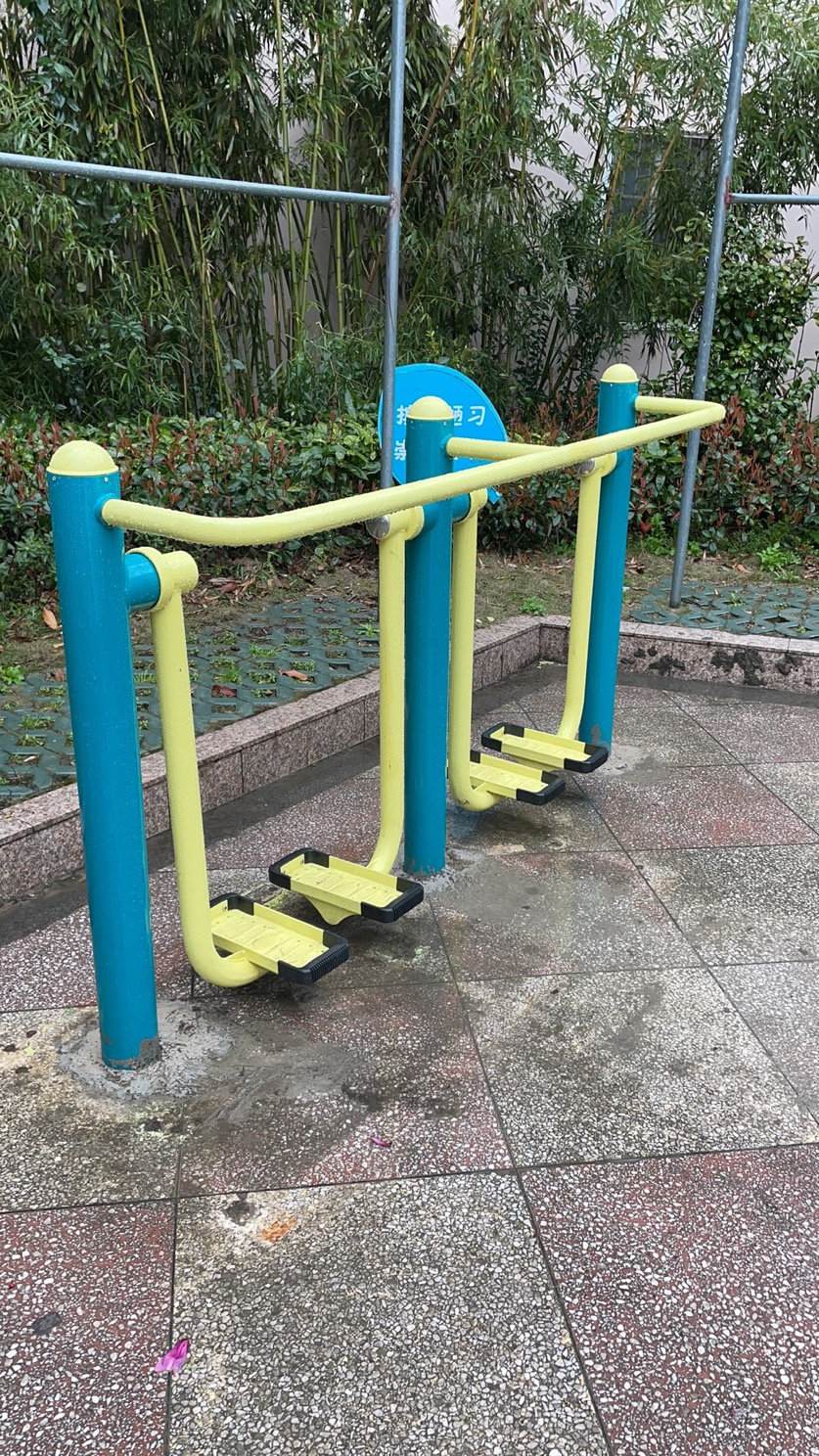 二位智能太空漫步机