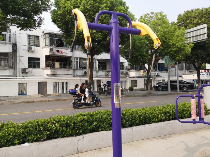 牵引器