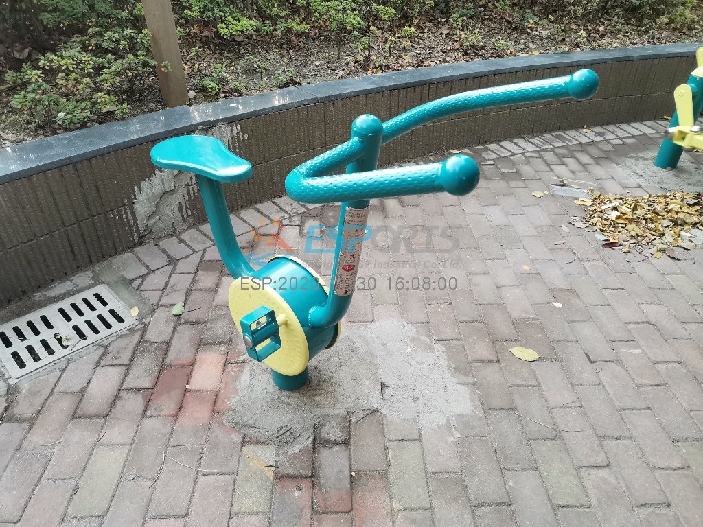 卧式健身车
