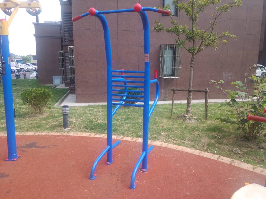 多功能训练器