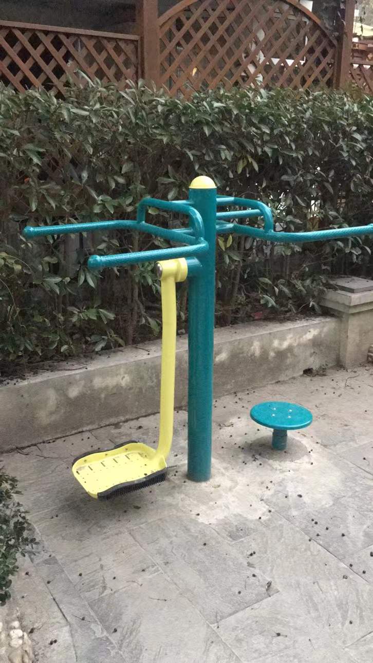 扭腰钟摆器