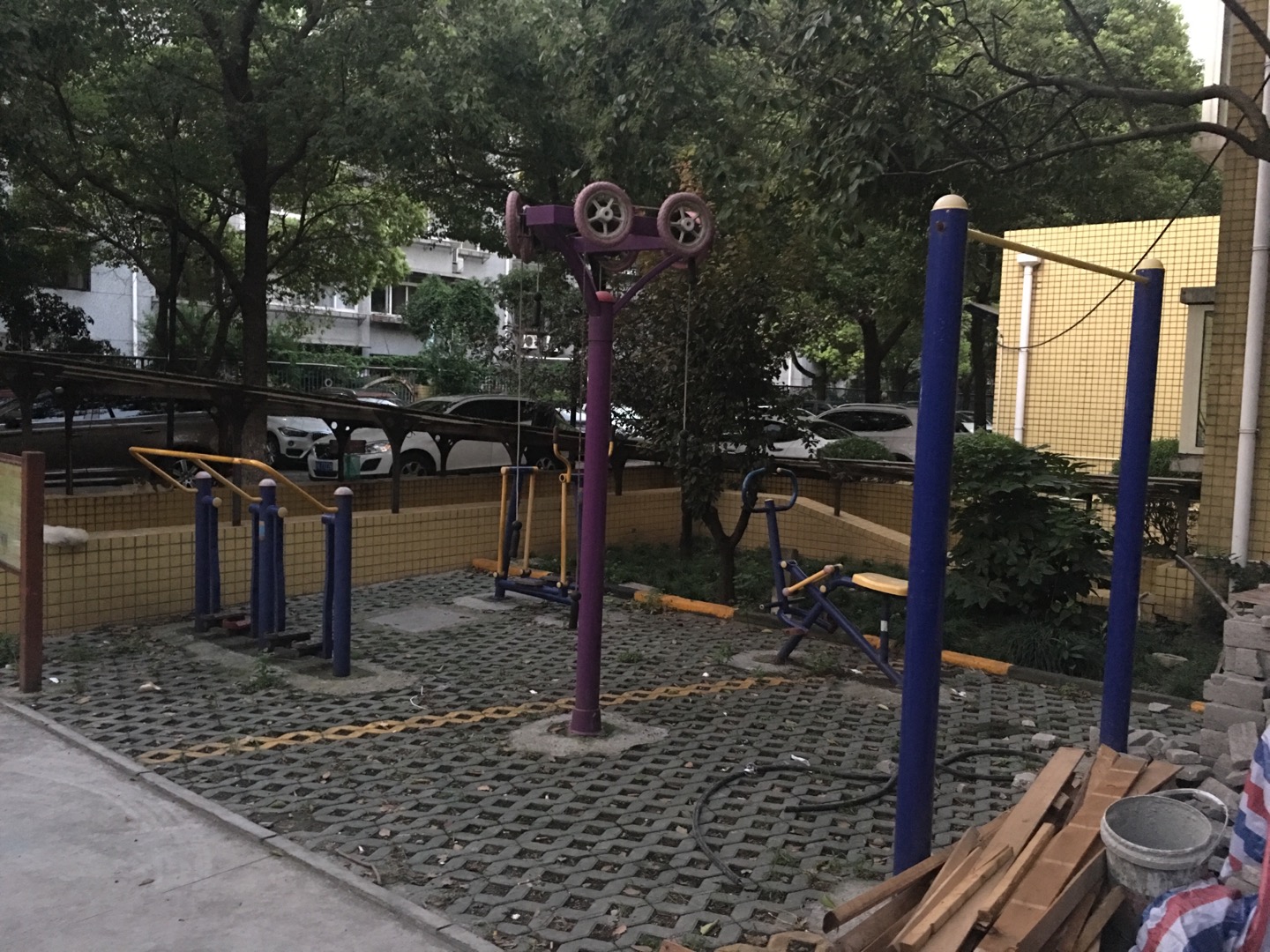 虹华苑流晶逸彩健身苑点F