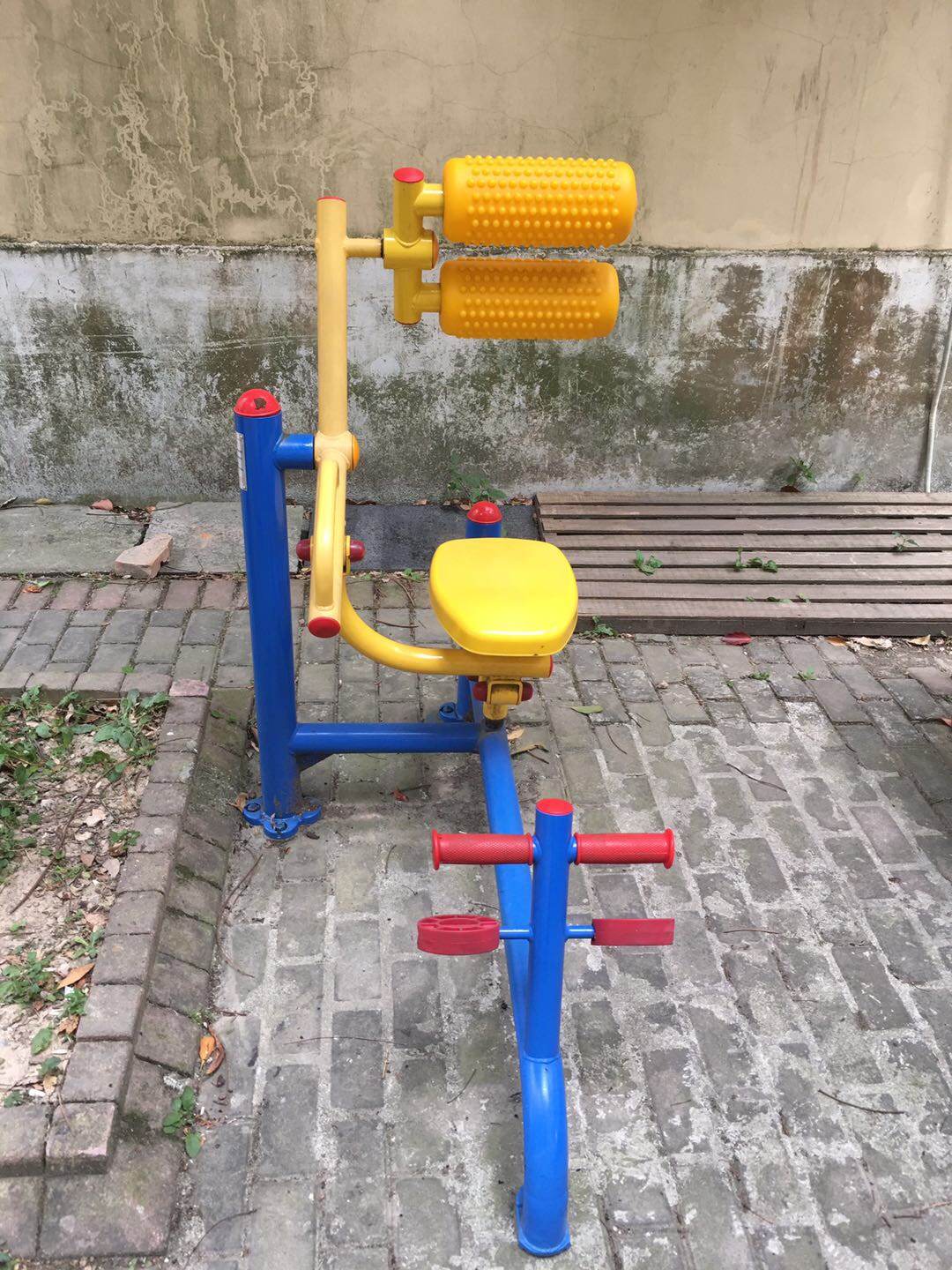 自重腹背锻炼器