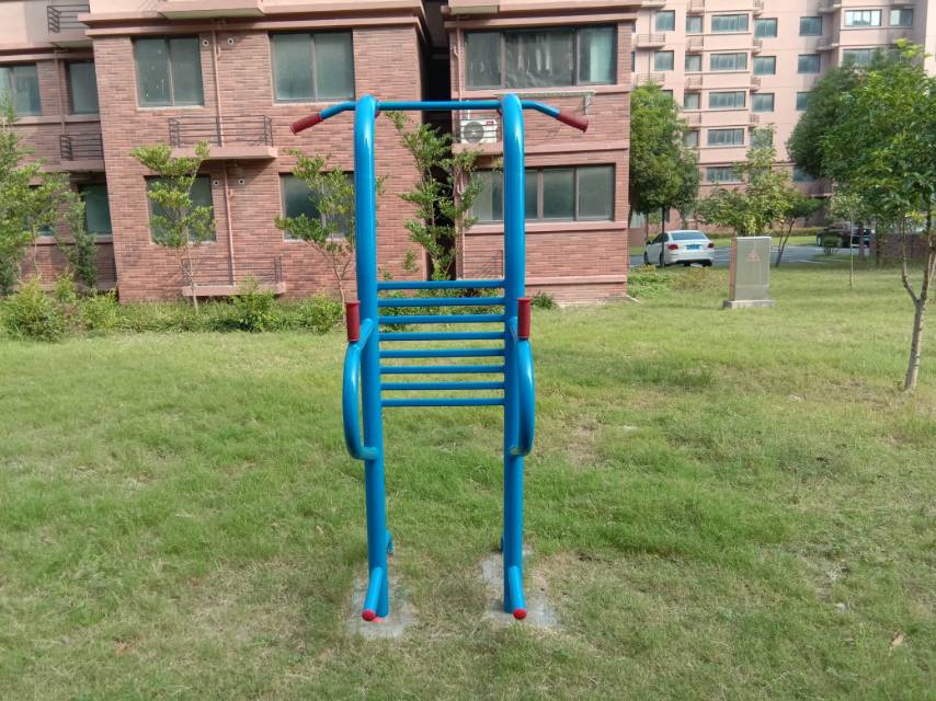 多功能训练器