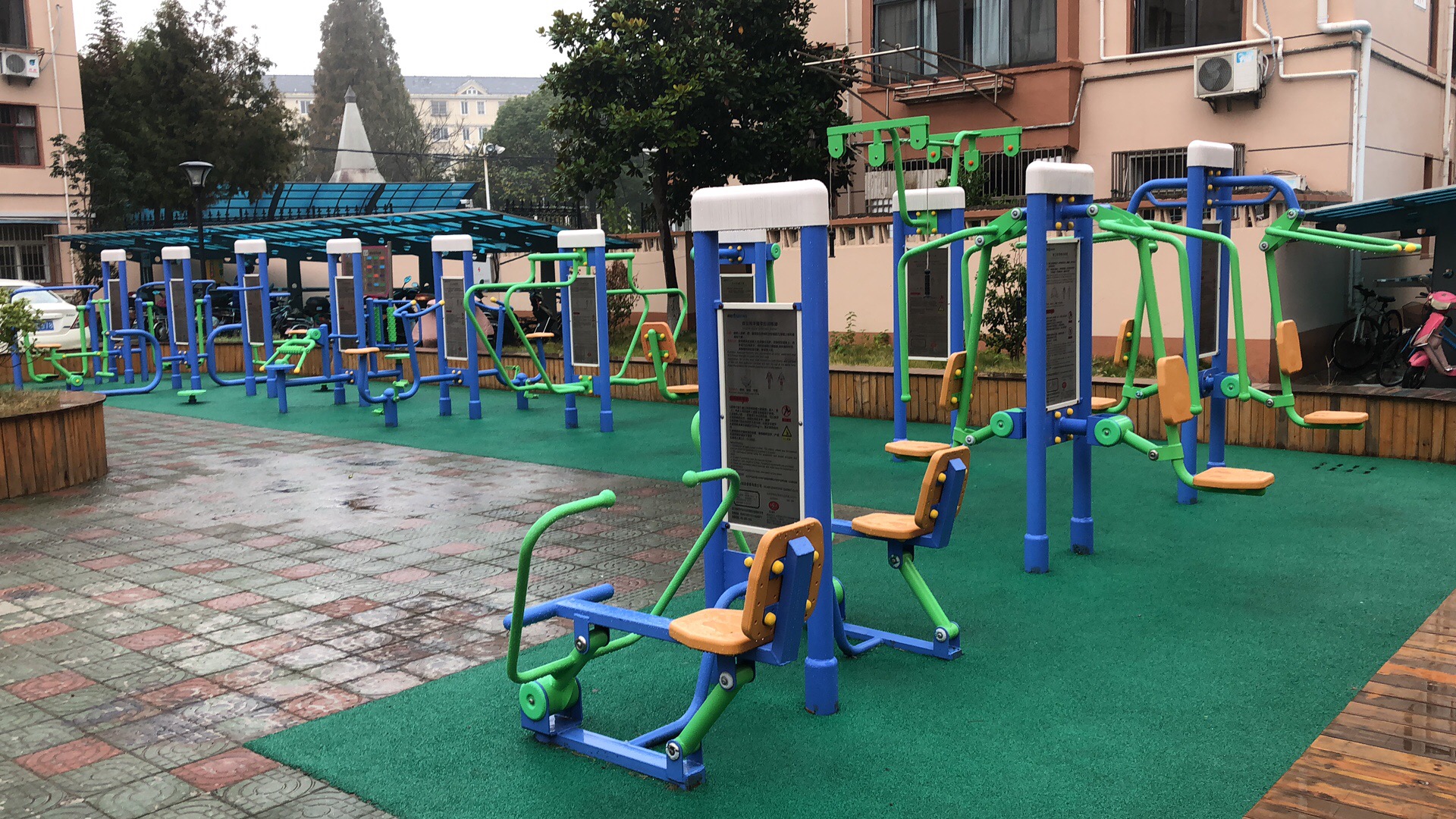 城北社区城北新村16号楼健身点