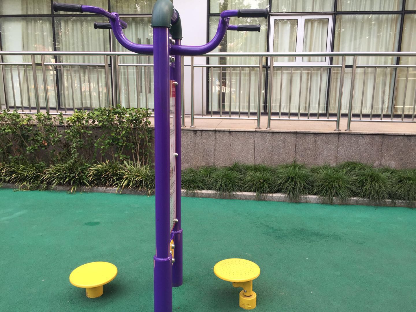双位扭腰器