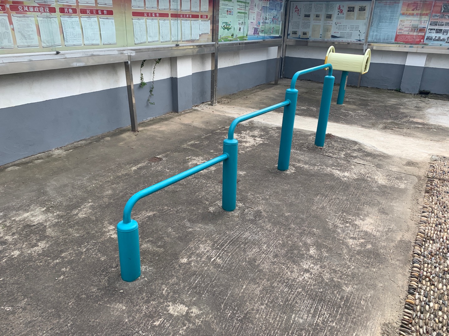 弹震压腿器