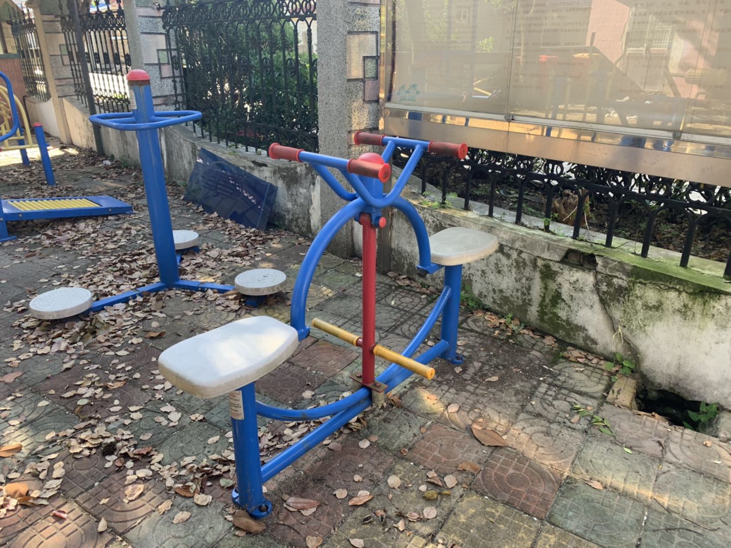 下肢锻炼器