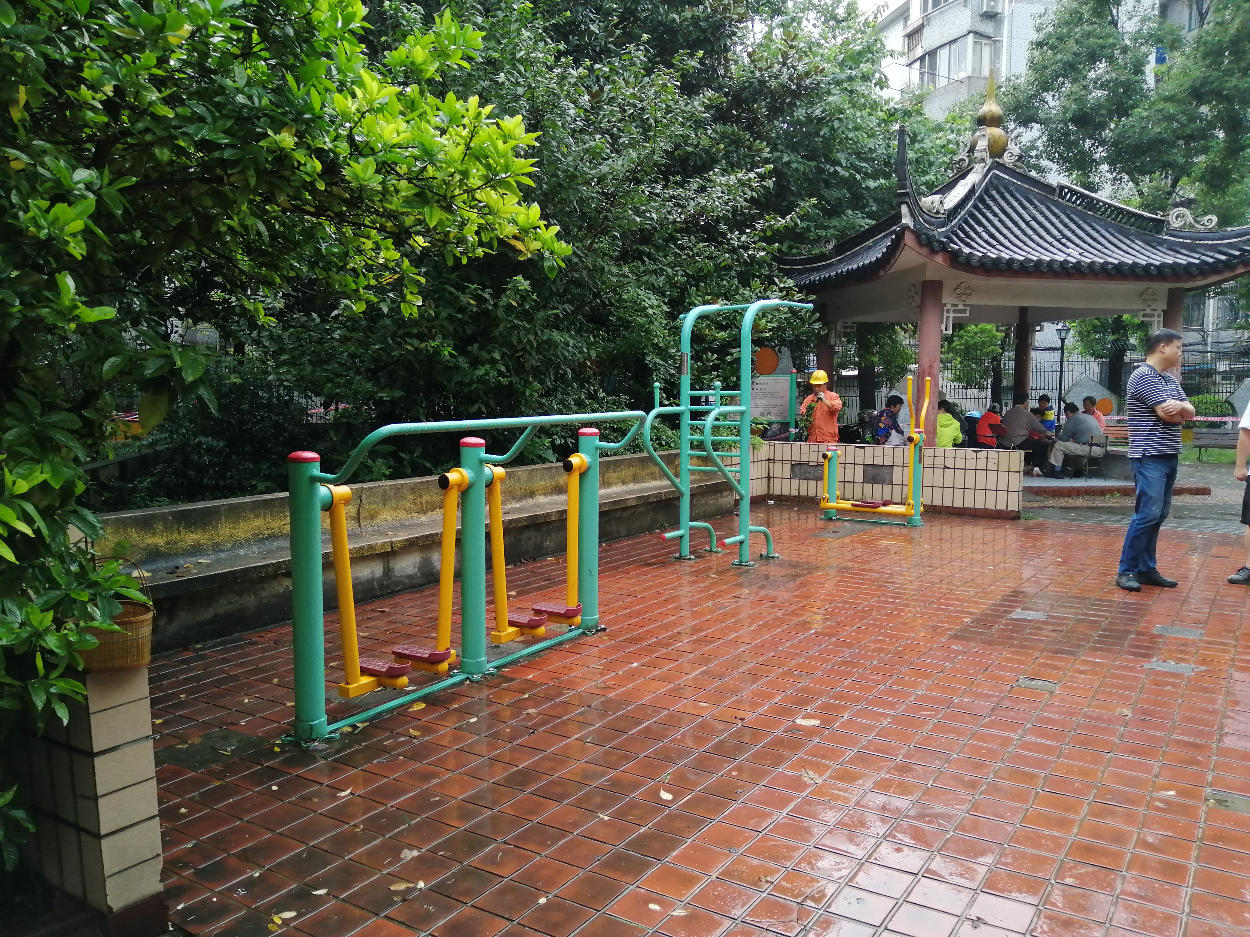 园南二村健身点