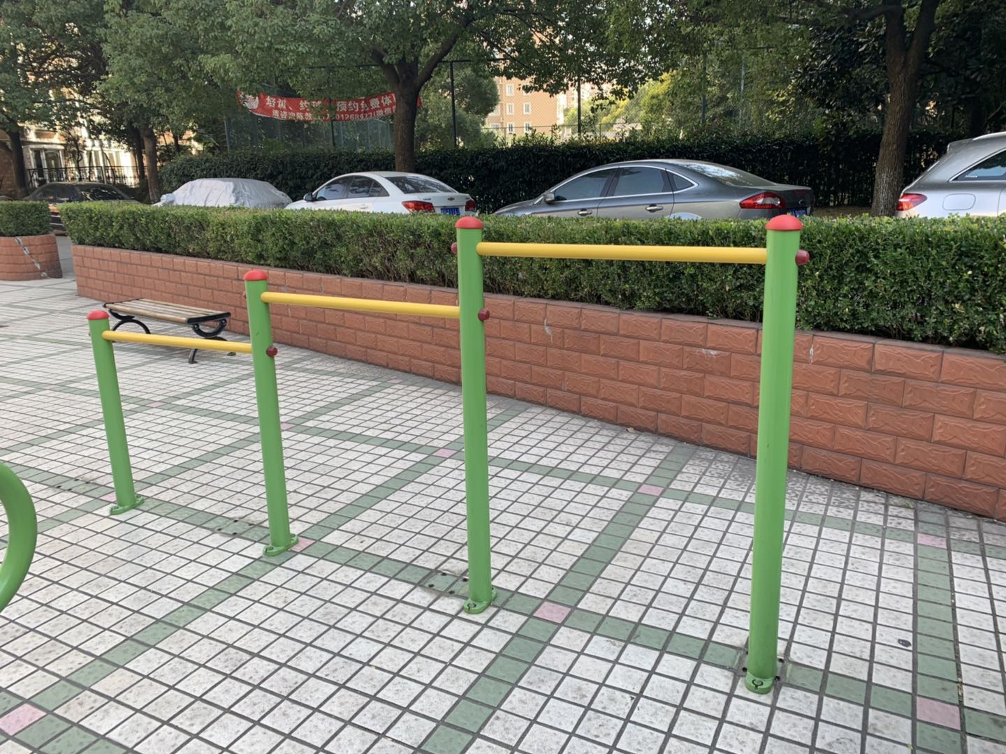 搁腿杠