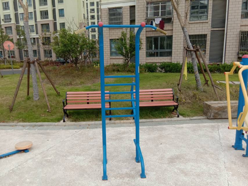 多功能训练器