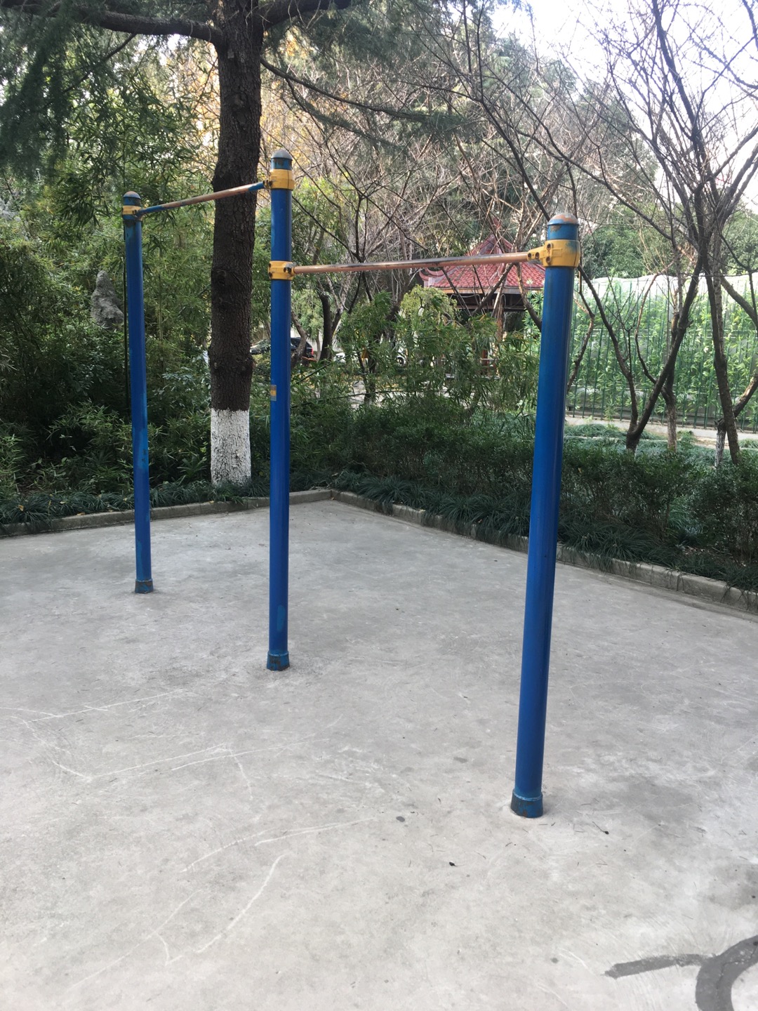 双杠健身器