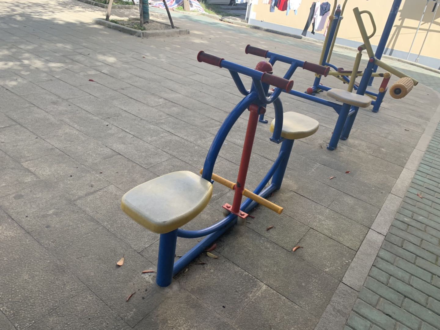下肢锻炼器