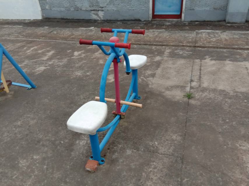 下肢锻炼器