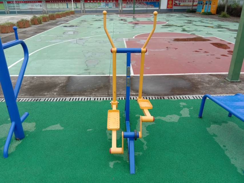 室外椭圆机