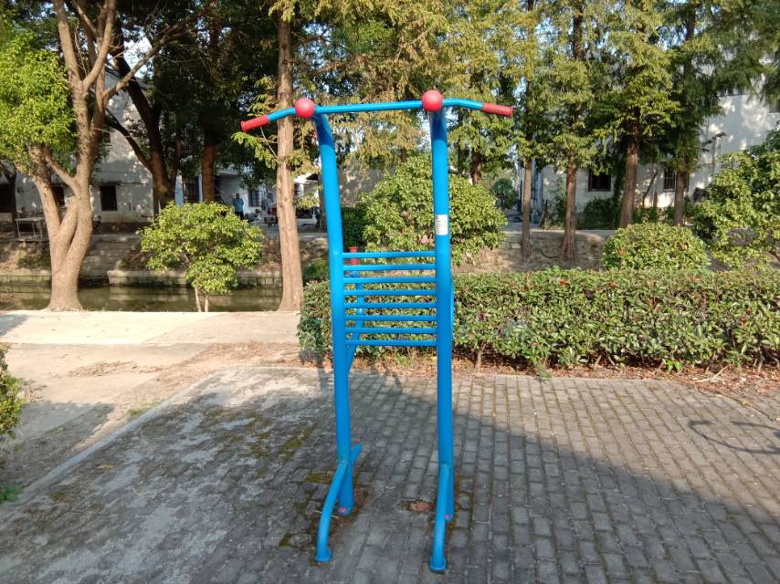 多功能训练器