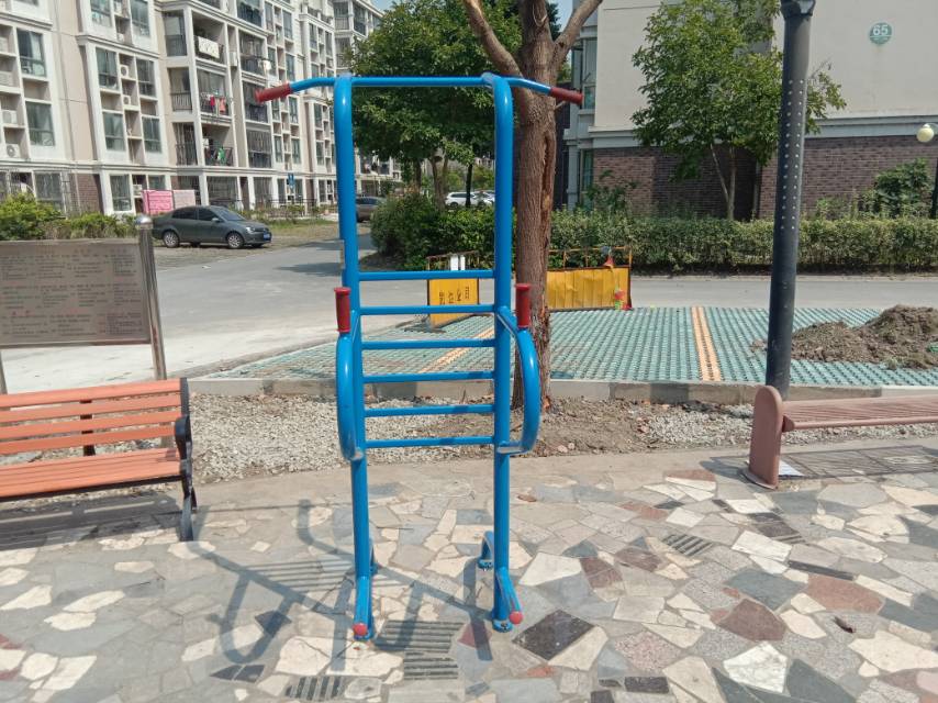多功能训练器