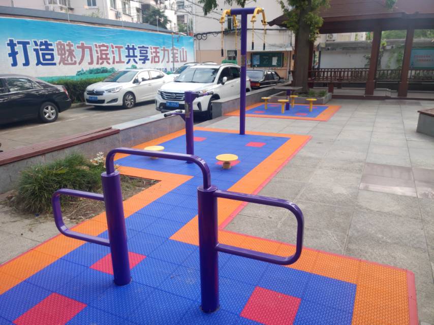 虎林居委健身点