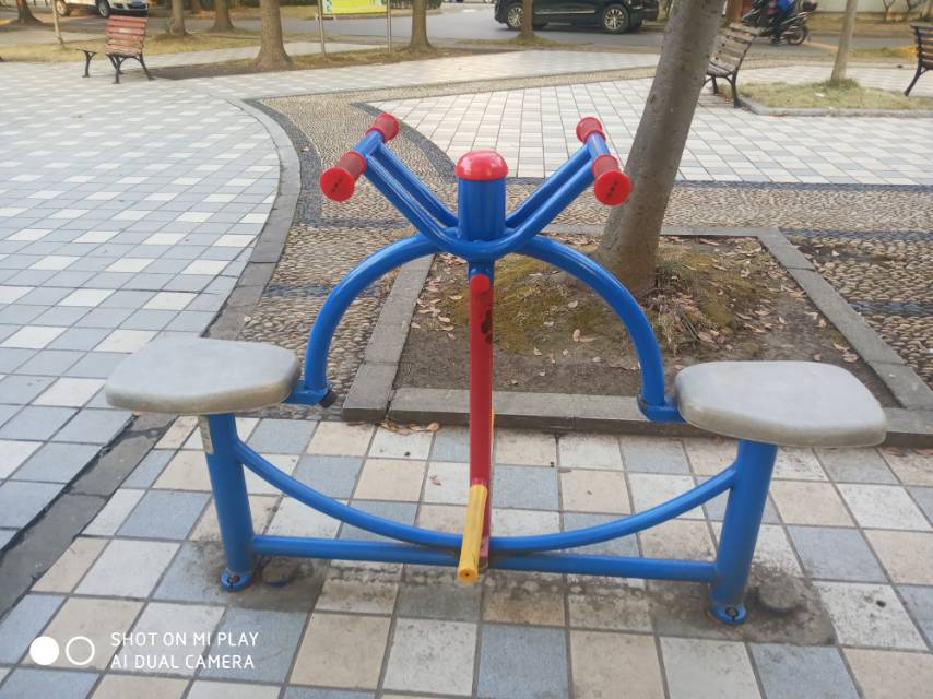下肢锻炼器