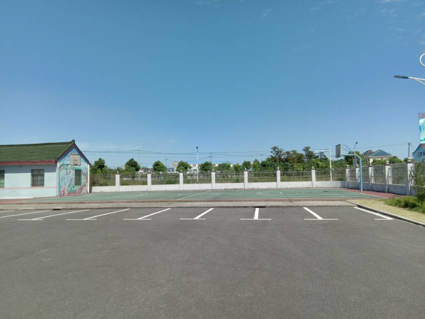 荡田村篮球场