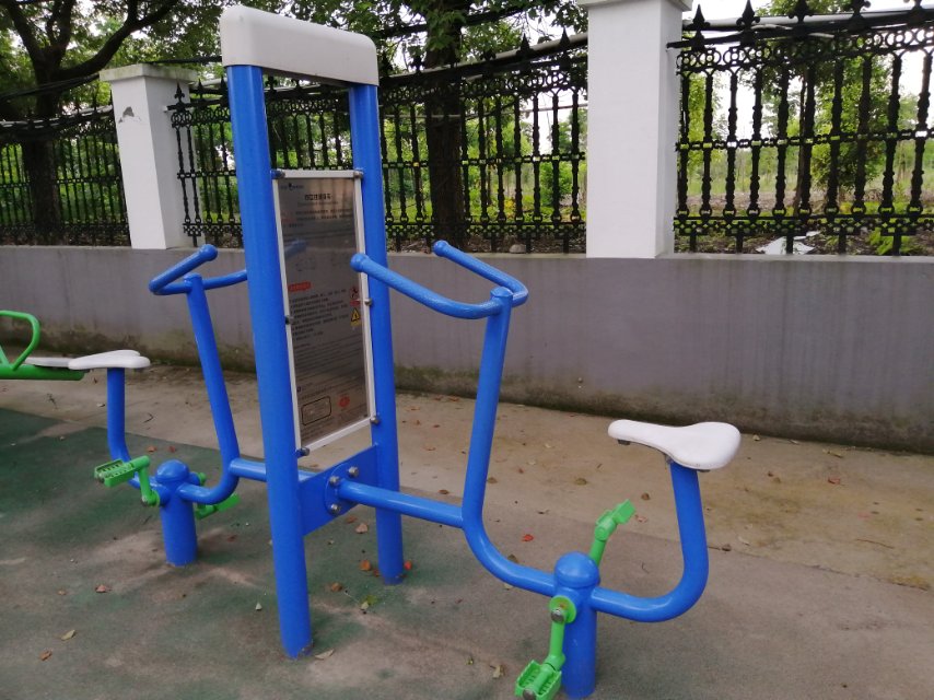 双立柱健身车