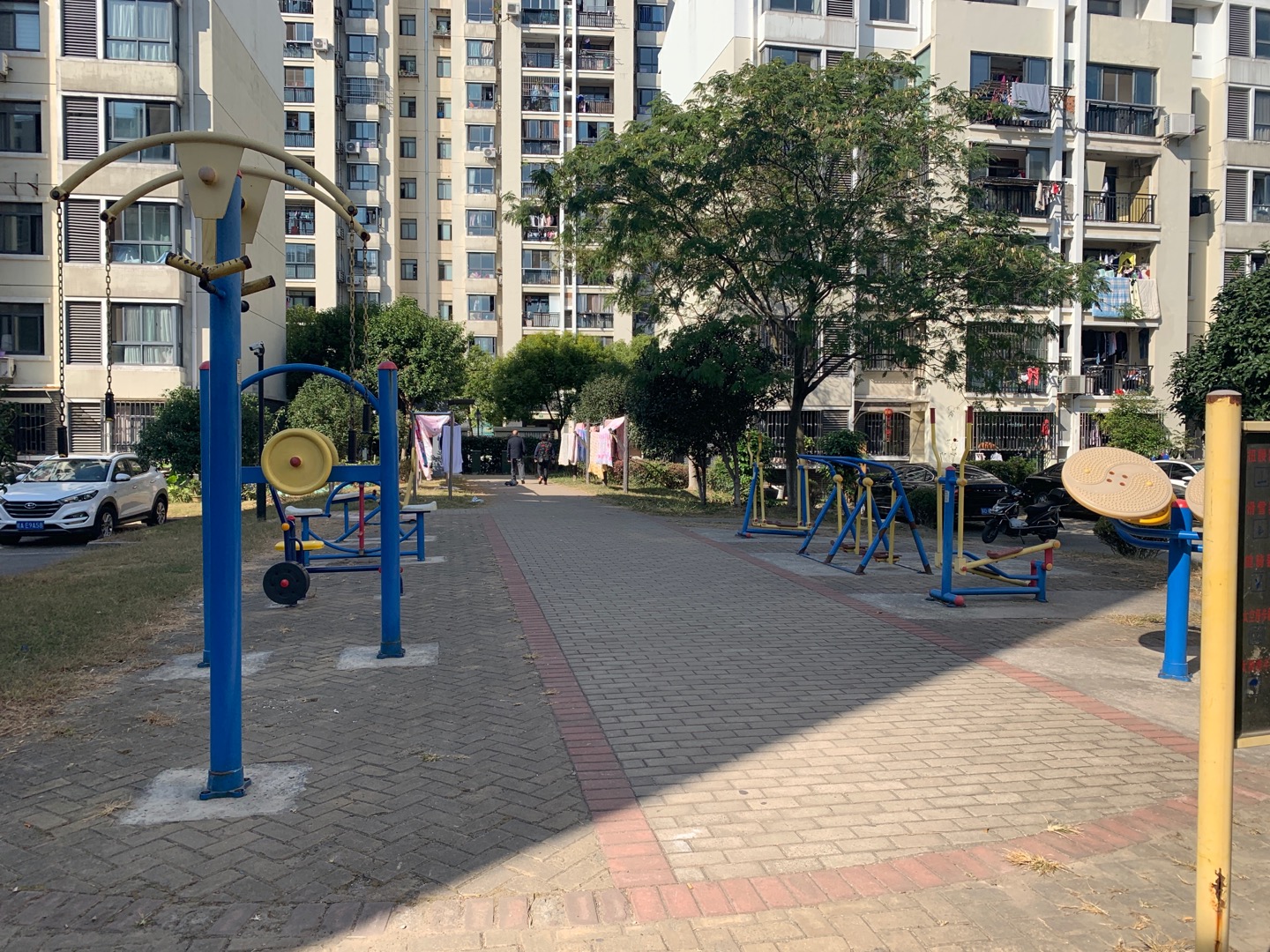 浦东新区高东镇新高苑第三居委会健身苑点2