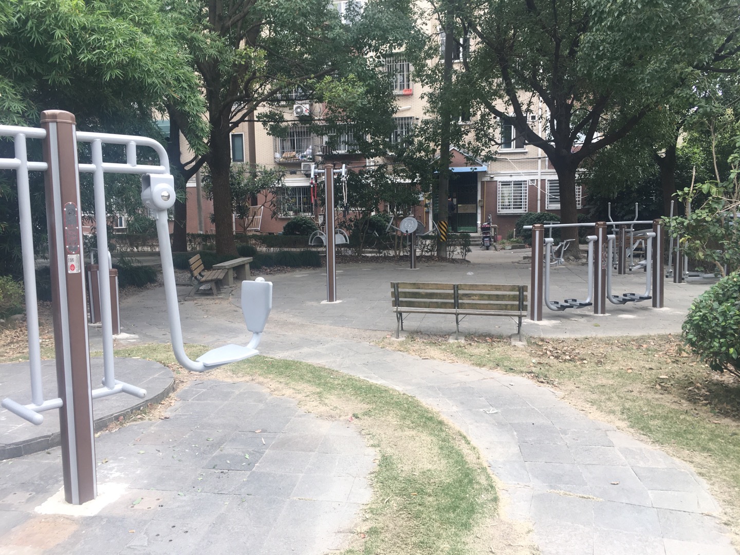 凌六居委健身点3