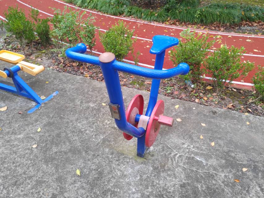 直立健身车