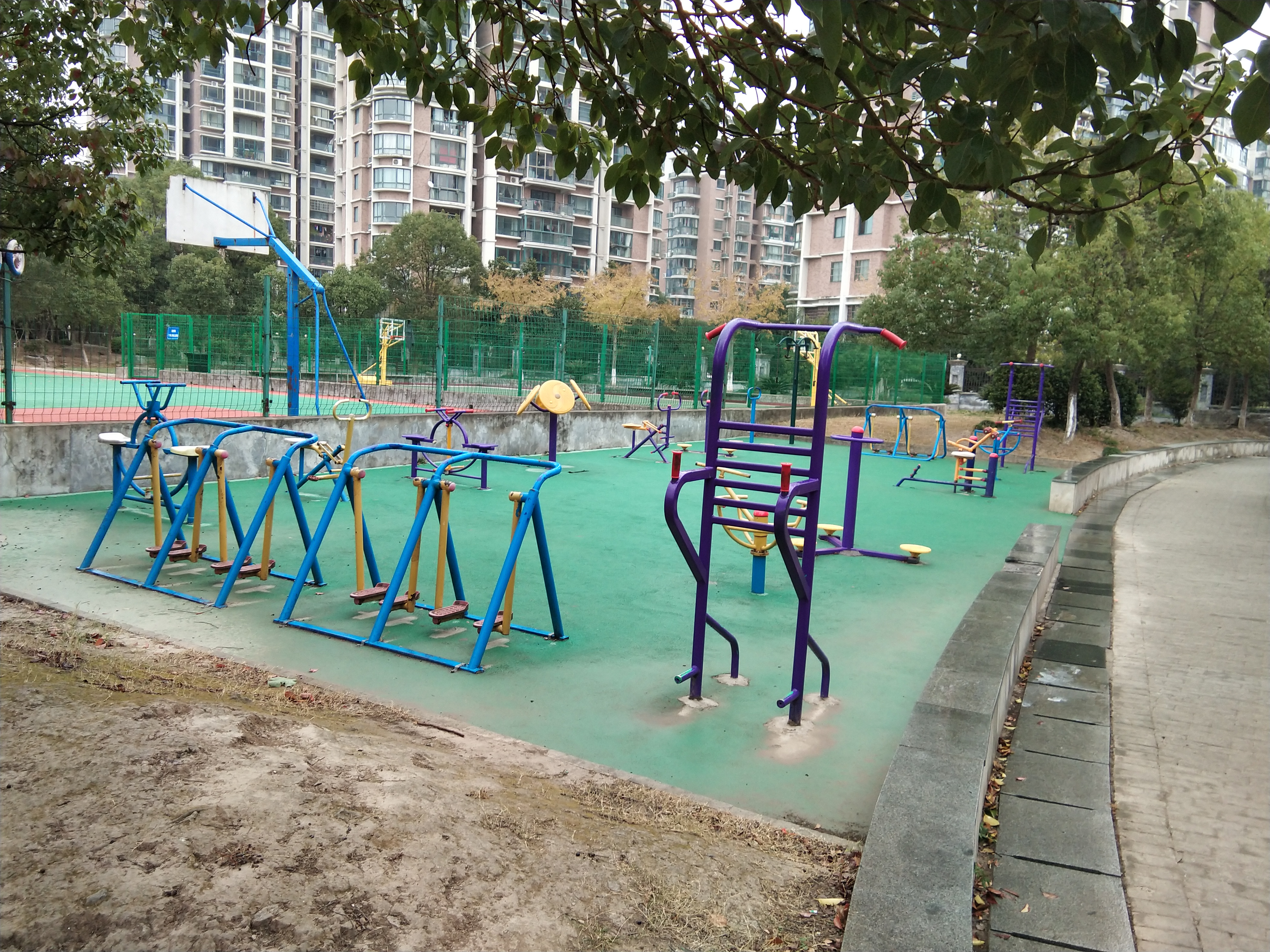 艺泰安邦居委健身点2
