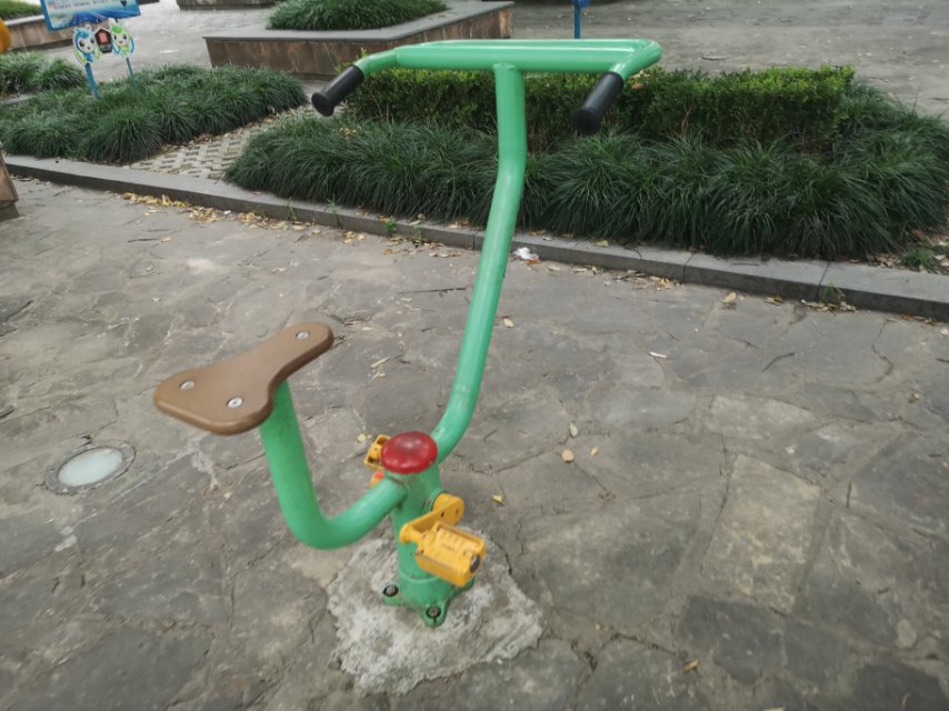 直立健身车