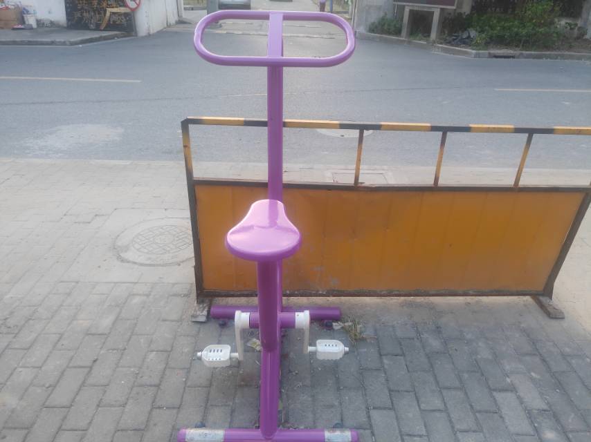 直立健身车