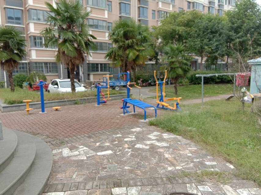 陈家镇裕国路581弄健身路径