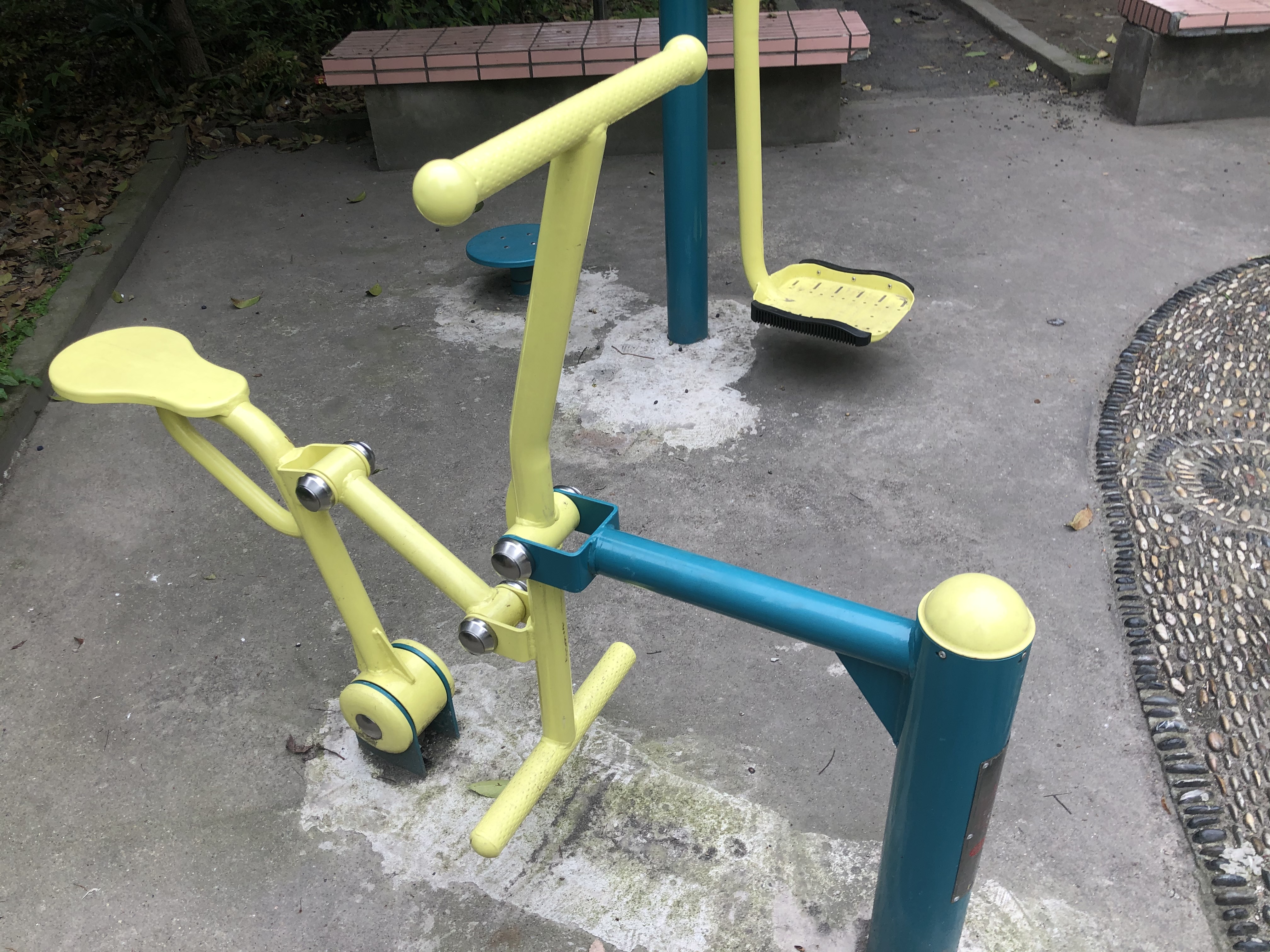 严杨路165弄健身点