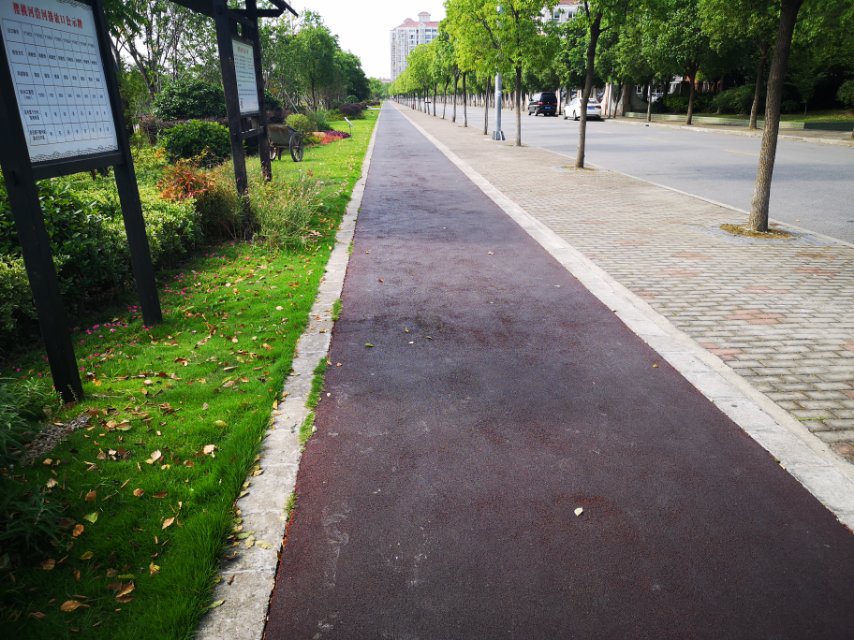 吴泾镇虹梅景苑健身步道