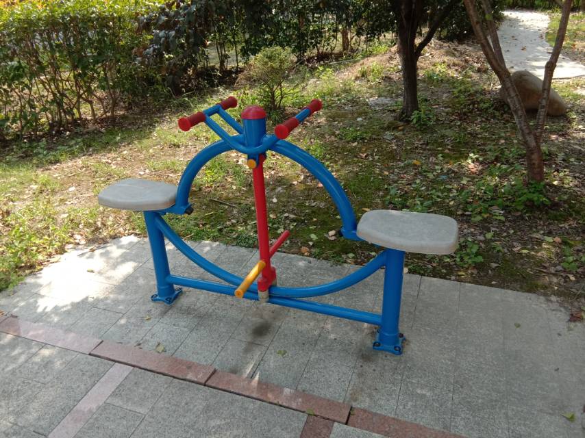 下肢锻炼器