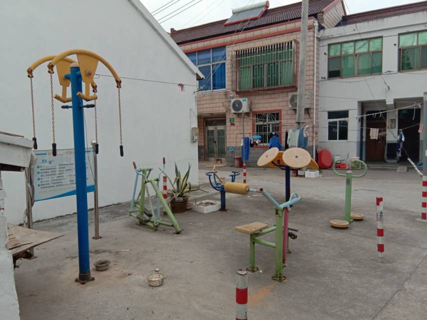 红旗村周家宅49号东侧健身路径