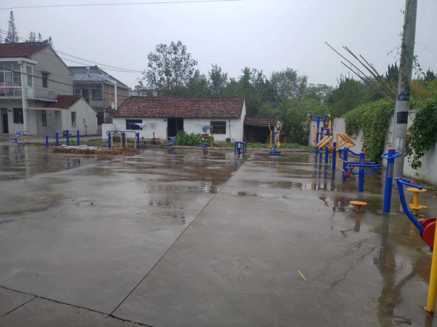 盘西村13队健身点