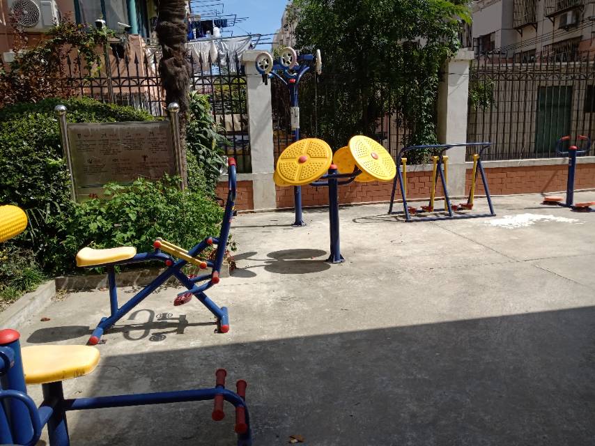 沁园湖篮球场