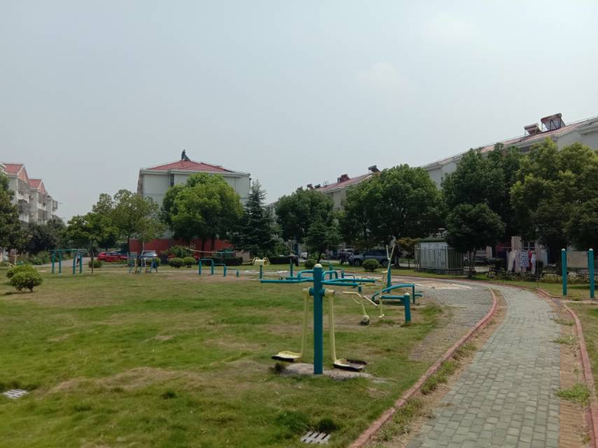 立新路80弄15号东侧市民健身点