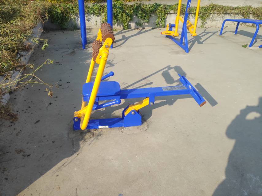 腹背屈伸训练器