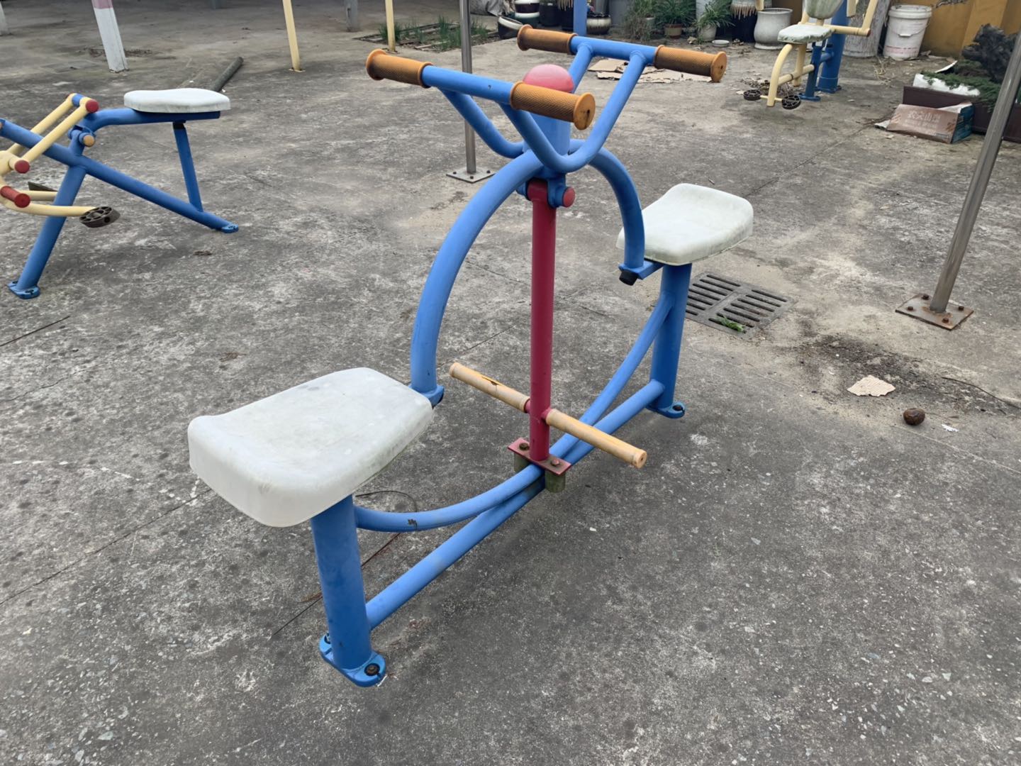 下肢锻炼器