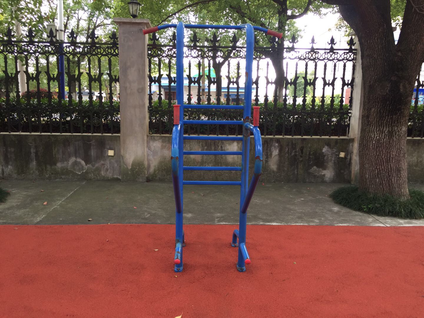 多功能训练器