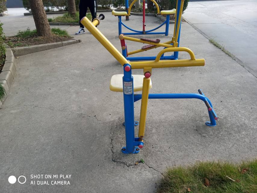 自重腹背锻炼器