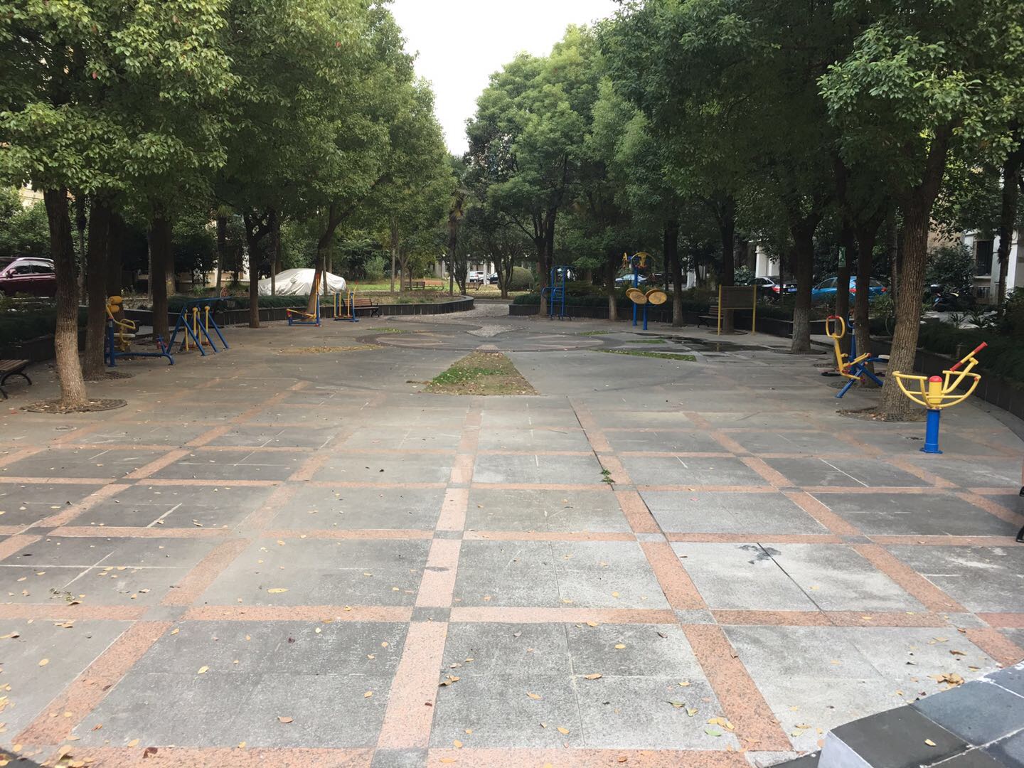 金杨八居金杨路758弄健身点