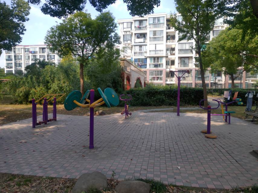 凌六居委市民益智健身苑点